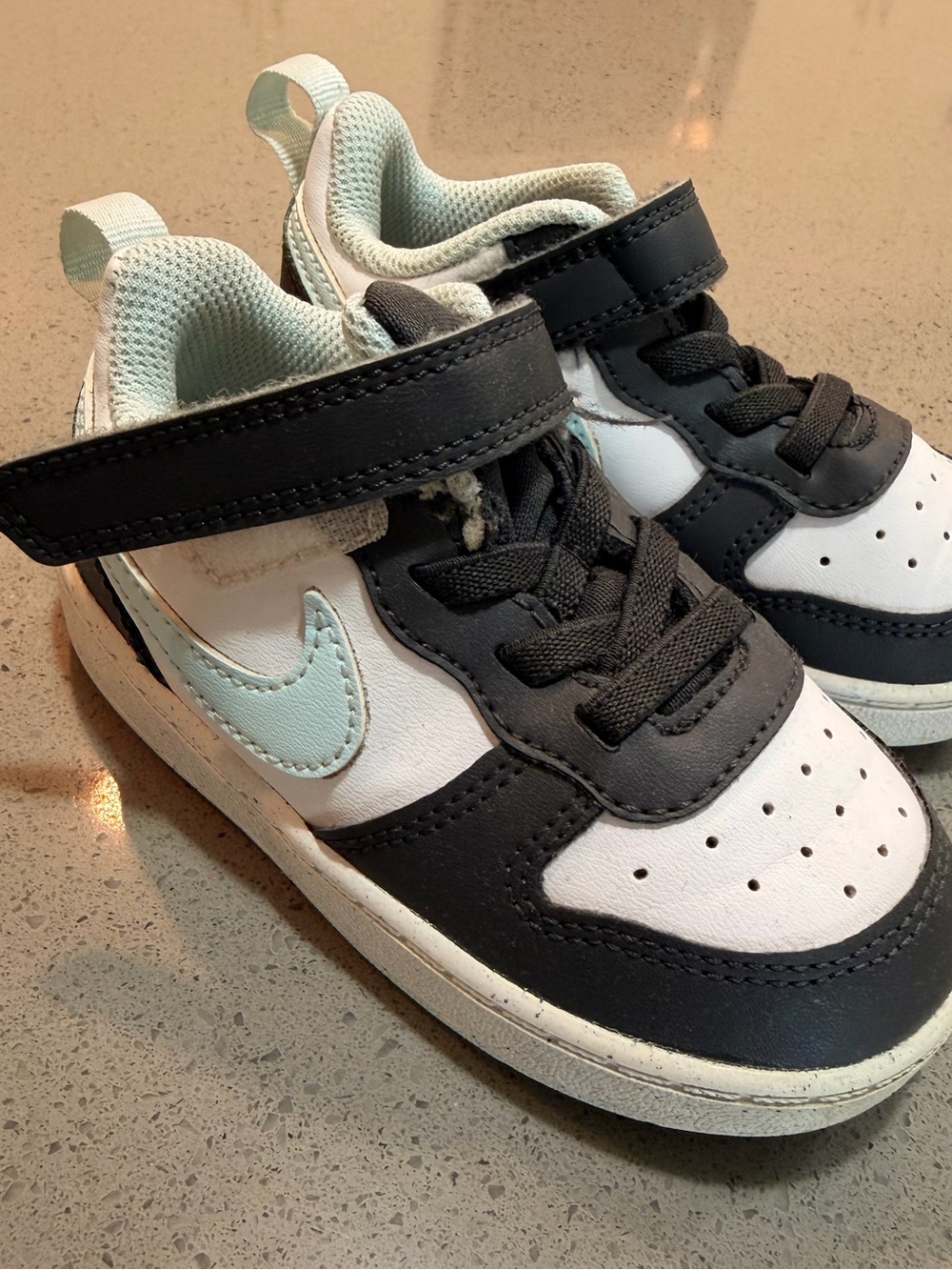 Nike Kids Black, White & Light Mint Low-Top Sneakers